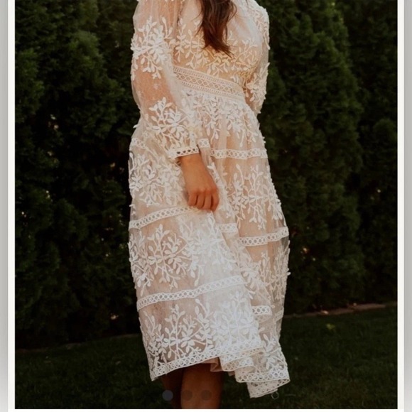 Ivy City Co Sicily White Lace Dress with Champagne Lining Size small bridal wed - Picture 11 of 12